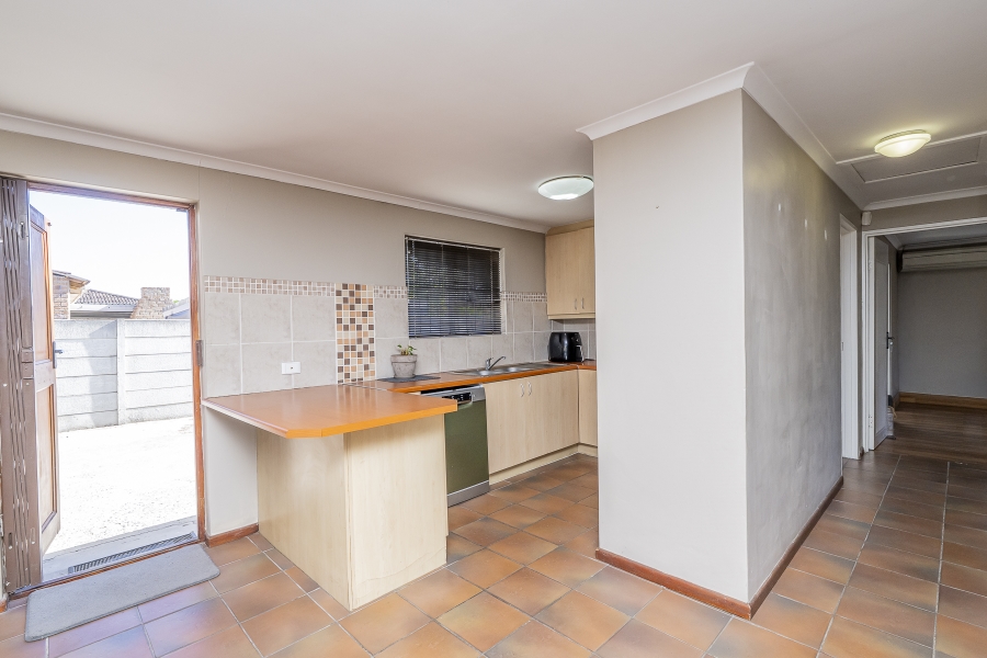 3 Bedroom Property for Sale in De Oude Spruit Western Cape